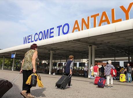 Antalya turizmi 2 milyonu aştı; tüm zamanların nisan rekoru kırıldı