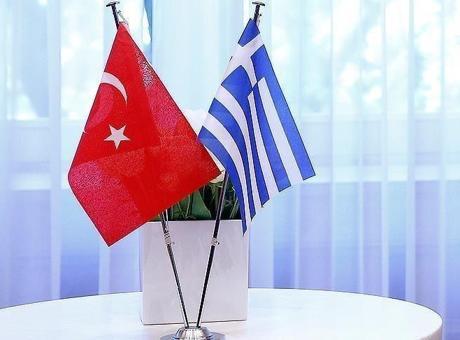 Yunan Bakan Türkçe iş konuştu
