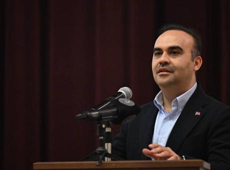 Bakan Kacır'dan savunma sanayii mesajı: Türk milletinin imzasını gökyüzüne attılar