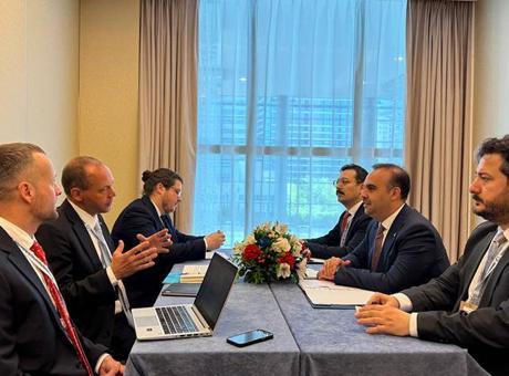 Bakan Kacır, OECD Bölgesel Kalkınma Politika Komitesi Bakanlar Toplantısında görüşmeler yaptı