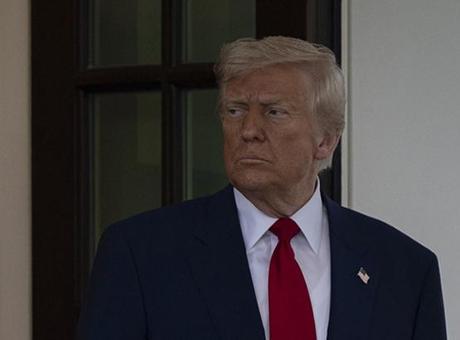684146f1a12e54de7c112a55 Trump, 12 ülkeden ABD'ye seyahati yasakladı