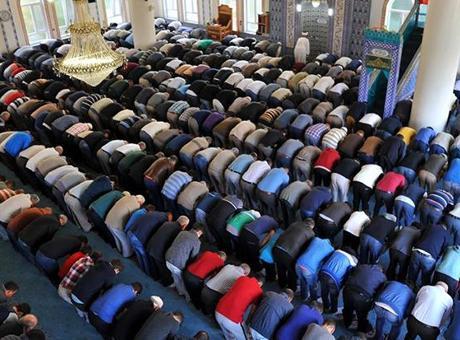 68417956146b3dd168ff0840 İl il bayram namazı saatleri 2025: İşte Diyanet takvimine göre namaz vakitleri