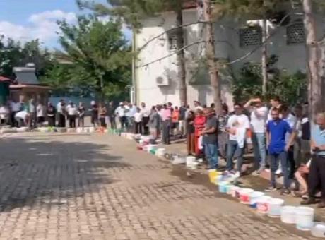 684316ada12e54de7c112fc2 Asırlık gelenek! Bu köyde kurban eti girmeyen ev yok