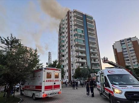 6843364c691548ef573798ba 4 kişi hayatını kaybetmişti! Diyarbakır'daki yangınla ilgili 4 kişi gözaltına alındı