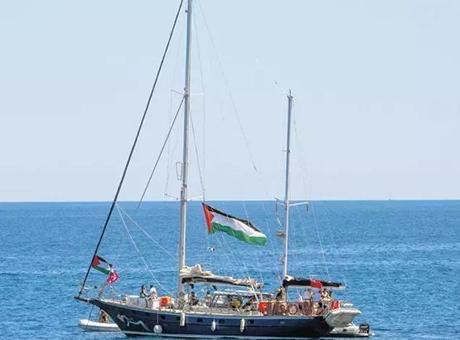 68460403a12e54de7c113be7 Madleen gemisindeki Türk aktivist konuştu: Ellerimiz boş bir şekilde bekleyeceğiz
