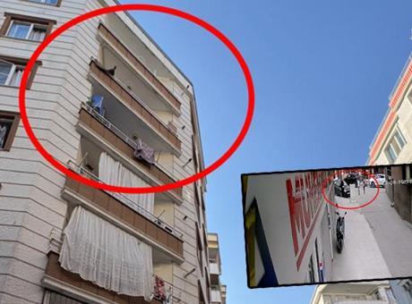 5'inci kattan otomobilin üzerine düştü! O anlar anbean kaydedildi
