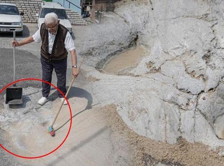 684e6784105959d3b8d4393b Mahalledeki 452 yıllık gizemli iz! ‘11 yaşında geldim 65 yıldır her gün aynı yeri temizliyorum’