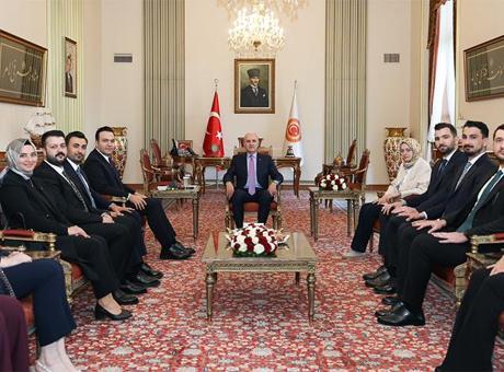 68519b15567d25582213b530 TBMM Başkanı Kurtulmuş, AK Parti Gençlik Kolları Başkanı'nı kabul etti