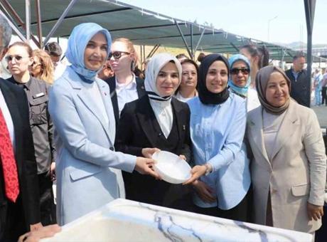 6852e09e9c732903954062c9 Bakan Göktaş Afyonkarahisar'da Blok Mermer Fuarı'nı gezdi