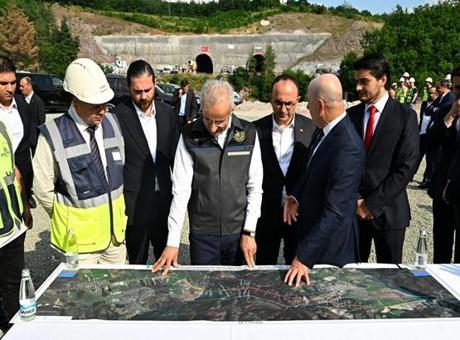 685301c19c732903954062ff Bakan Uraloğlu’ndan Bulgaristan’da temaslarda bulundu: Şantiye sahası ziyaret etti