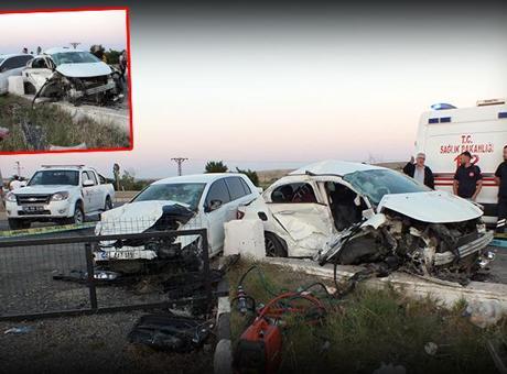 6859b0996c689faa63f81f10 Yozgat'ta feci kaza! İki otomobil çarpıştı; 2 ölü, 1 yaralı