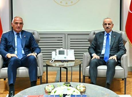 6859b31b6c689faa63f81f24 Bakan Uraloğlu ile Bakan Ersoy bir araya geldi