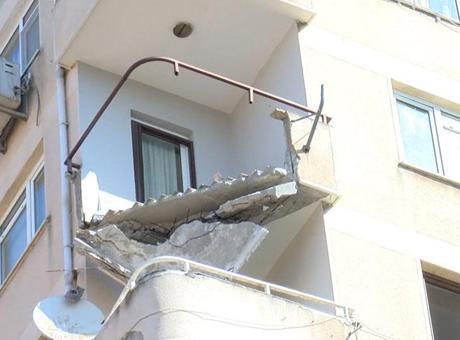 685e4391280d2d4b642be5e4 Kabusa uyandılar! Maltepe'de 9 katlı binada balkon çöktü