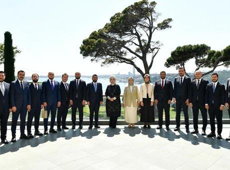 685eb650e9347e6b90df46a0 Emine Erdoğan TÜGVA Yönetim Kurulu ile bir araya geldi