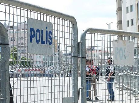 68612097bf2042513df9b36c Taksim Meydanı yaya girişine kapatıldı! Vali Gül’den açıklama