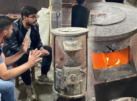 68638e77c4317961fa3fed8c Yazın ortasında şaşırtan manzara! ‘Herkes denize giriyor, biz ısıtmaya çalışıyoruz'