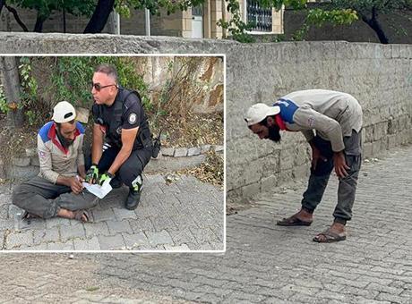 68664bd2bf2042513df9c289 Polise yakalanınca namaza durdu! Motosiklet sürücüsü cezadan kurtulamadı