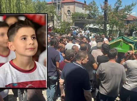 68668de5bf2042513df9c3aa Hafriyat kamyonunun çarptığı otomobilden fırlayan Enes öldü