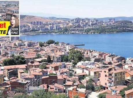 6866f88bd13a6e6d2d967f9f Yeni Gemlik yamaca kurulacak! 10 bin bina hasarlı, 60 bin kişi tehlikede