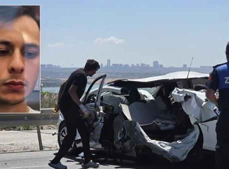 6867adc3407805e46c037bd1 Çatalca'da bariyerlere çarpan otomobildeki astsubay hayatını kaybetti, 2 uzman çavuş yaralandı