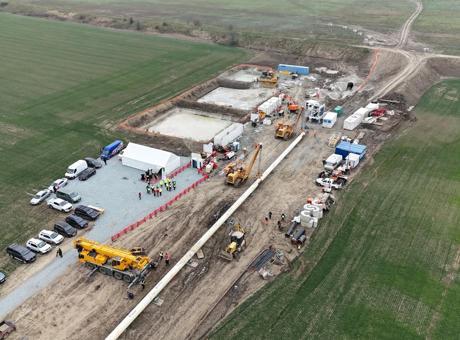 686817b0bf2042513df9c5fd Zor projede Türk şirket Tuna Nehri geçişini tamamladı