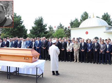 6869510bd13a6e6d2d968c8d Cumhurbaşkanı Yardımcısı Yılmaz’ın vefat eden yeğeni Şiyar Güneş Bingöl'de toprağa verildi