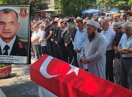 686bc57a280d2d4b642c1c2b Kanserden ölen uzman jandarma, askeri törenle toprağa verildi
