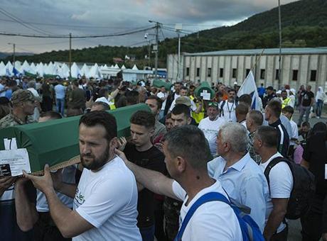 6870caafbf2042513df9dc53 Srebrenitsa Soykırımı'nın 30. yıl dönümü: Bugün 7 cenaze toprağa verilecek
