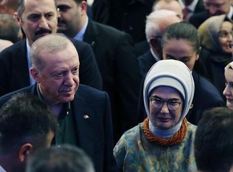 68721f62280d2d4b642c3c17 AK Parti'nin yeni şarkısı: Dünya Bizi Bekler