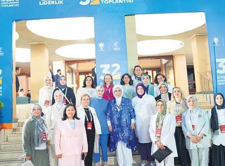 687439b7c4317961fa402a9c Emine Erdoğan AK Parti kadın milletvekilleriyle buluştu