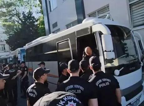 687740bdbf2042513df9f590 İBB'ye yönelik yolsuzluk soruşturmasında şüpheli sayısı 312'ye yükseldi