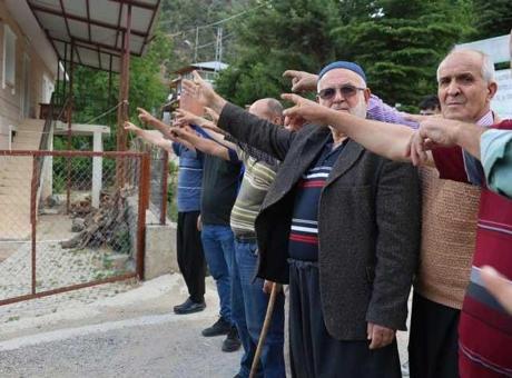 6878e1e7bf2042513dfa017a Muhtar 8 yıl boyunca tüm köylüyü kandırdı! 'Köy malı dedi, inandık'