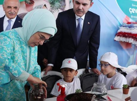 687a6499d13a6e6d2d96c572 Emine Erdoğan, Ümraniye Çevre Şenliği'ne katıldı