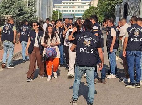 687d0b3bc4317961fa404b4a Sahte eskort tuzağına ikinci kez düştüler! Vurgunun miktarı dudak uçuklattı