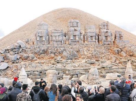 Yerli turist yurt içinde 76.4 milyar TL harcadı