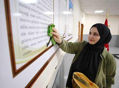 6880f953407805e46c03d202 Üniversitede temizlik personeliydi, YKS’de derece yaptı: Doktor olmak istiyorum