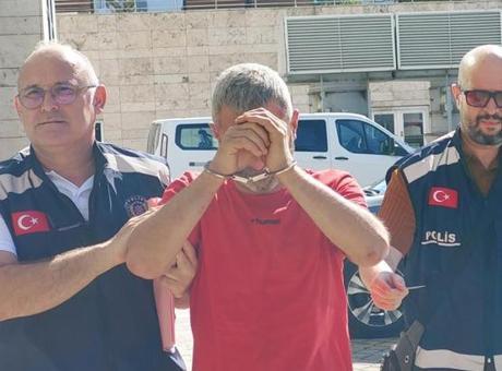 6883a3092004a45167bca04e Samsun'da cinnet getiren bir kişi eşini ve kızını hastanelik etti, polise bıçak çekti