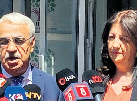6883df4be25e42c8919a5181 DEM’den Öcalan’a silah bırakmanın ardından ilk ziyaret