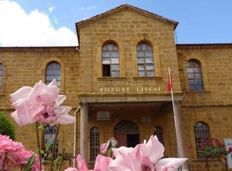 688492bee25e42c8919a5367 Abdülhamid tarafından yaptırıldı! Tam 130 yıllık: Bu lisenin mezunları şaşırtıyor