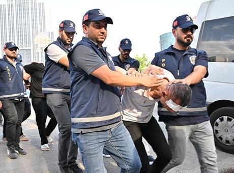 68850df73f27d3361d1525cd Gaziantep'te polise ateş açan şüphelilerden 2'si tutuklandı