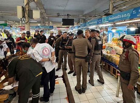 6887294c3f27d3361d152ef5 Turistlerin gözdesi kan gölüne döndü: Pazar yerine silahlı saldırı!