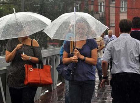 688746293f27d3361d15302d İstanbullular nefes alacak! Kavurucu sıcaklara mola: Meteoroloji'den sağanak uyarısı