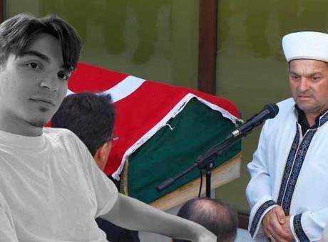 688b2aa40e2c3c6ca8172a0a İmam babanın en acı görevi! Amerika’da ölen oğlunun cenaze namazını kıldırdı