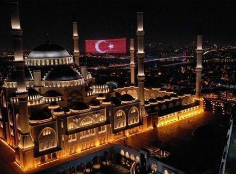 688bc7f73f27d3361d1545ae Türkiye genelinde camilerde kuraklık, yangın ve şehitler için dua edildi