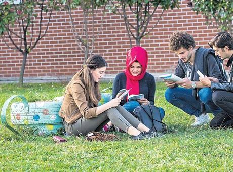 688be9d83f27d3361d154697 Devlette kontenjanlar düştü, hayaller ve hedefler değişti! Rekor hukukta