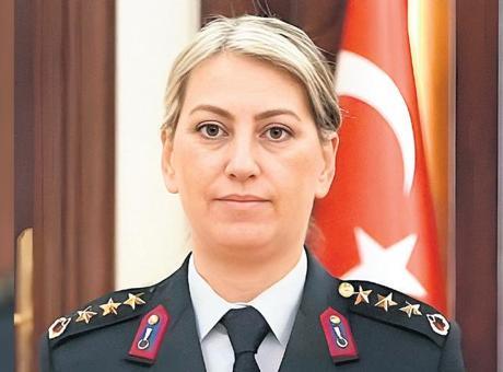 688bef043f27d3361d1546ac Jandarmada ikinci kadın general