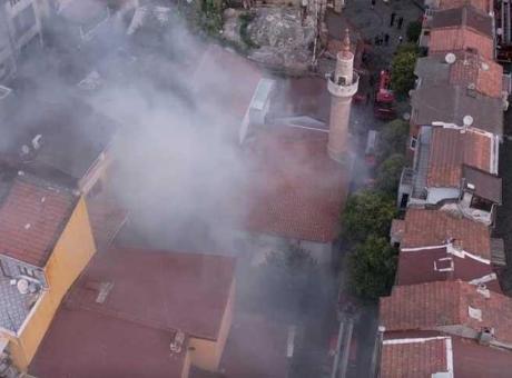 688c73160e2c3c6ca8172dfe Balat'ta tarihi hamamda yangın paniği! Ekipler seferber oldu