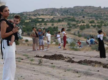 688ca0d40e2c3c6ca8172f04 Kapadokya’ya gelenler gözlerine inanamadı! ‘Bu manzara ile adeta şok olduk’