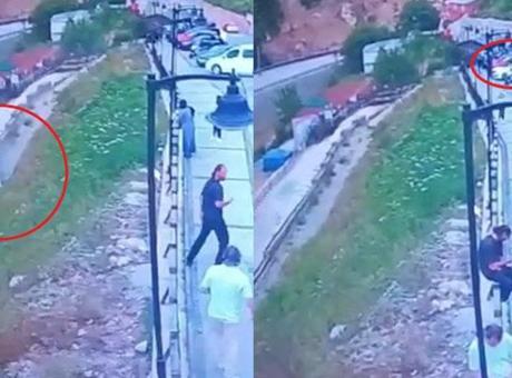 688ca342a24008c540a89c86 Aracını park etmek için manevra yaptı! Otomobil yamaçtan yuvarlandı: 1'i ağır, 5 yaralı