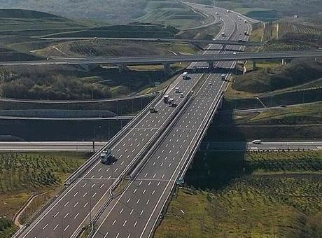 688cd977a24008c540a89e7d Valilik duyurdu: Kuzey Marmara Otoyolu'nda trafik akışı değişiyor